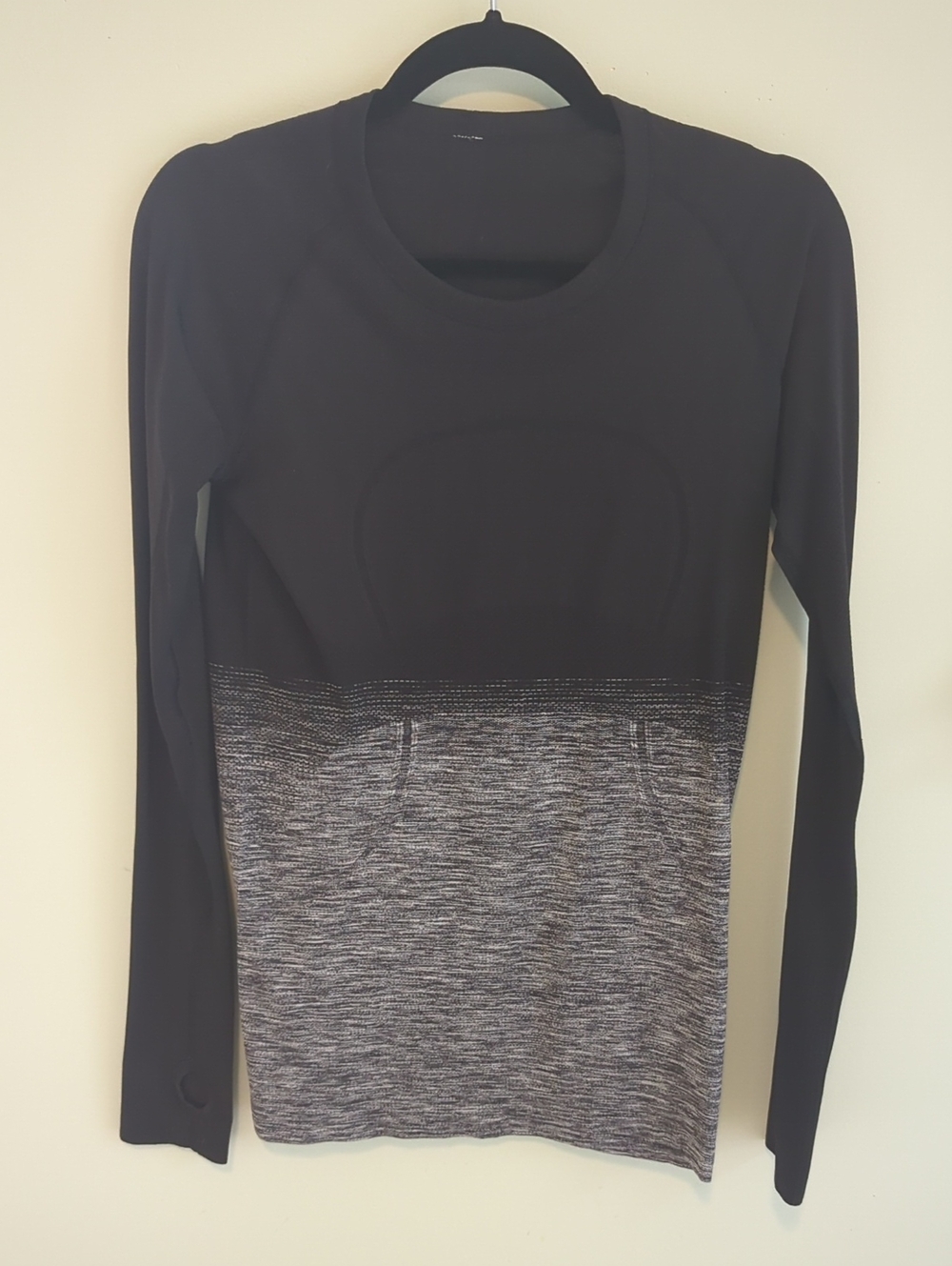 lululemon athletica Black and Gray Long-Sleeve Seamless Top